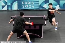 棒球场上的声学：捕手手套的接球声如何影响主审的心态判定